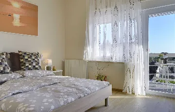 Seven-Bedroom Villa with Pool in Pula