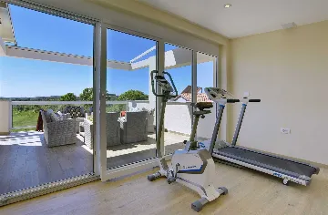 Seven-Bedroom Villa with Pool in Pula