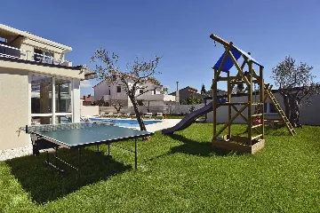 Seven-Bedroom Villa with Pool in Pula