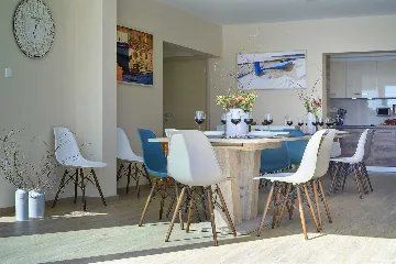 Seven-Bedroom Villa with Pool in Pula