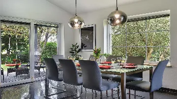 Four-Bedroom Villa with Pool in Vinkuran