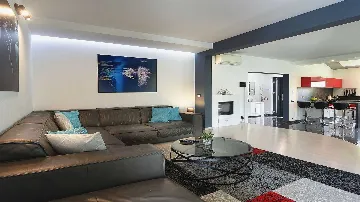 Four-Bedroom Villa with Pool in Vinkuran