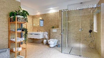 Four-Bedroom Villa with Pool in Vinkuran