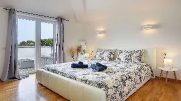 Four-Bedroom Villa with Pool in Vinkuran