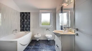 Four-Bedroom Villa with Pool in Vinkuran