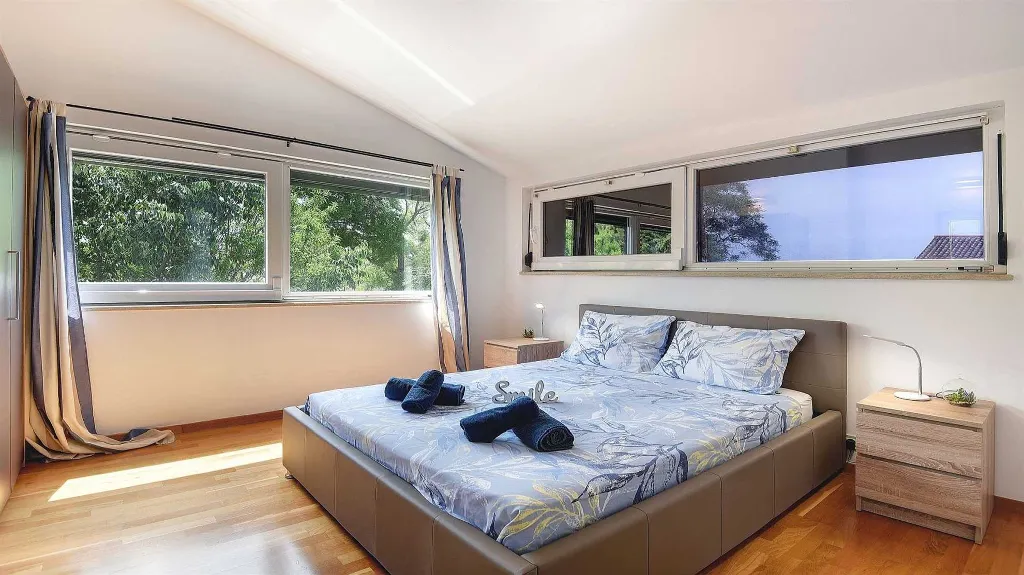Four-Bedroom Villa with Pool in Vinkuran