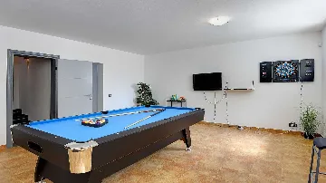 Four-Bedroom Villa with Pool in Vinkuran