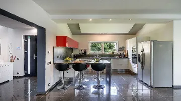 Four-Bedroom Villa with Pool in Vinkuran