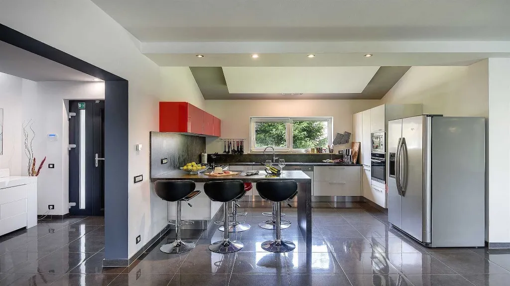 Four-Bedroom Villa with Pool in Vinkuran