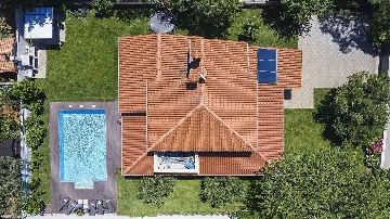 Four-Bedroom Villa with Pool in Vinkuran