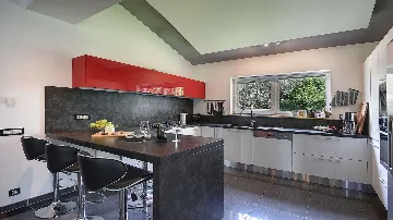 Four-Bedroom Villa with Pool in Vinkuran