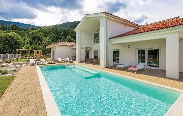 Veprinac Villa for 8 Guests with Sauna and Jacuzzi