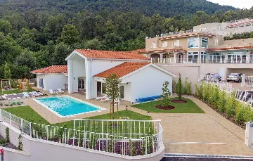 Veprinac Villa for 8 Guests with Sauna and Jacuzzi