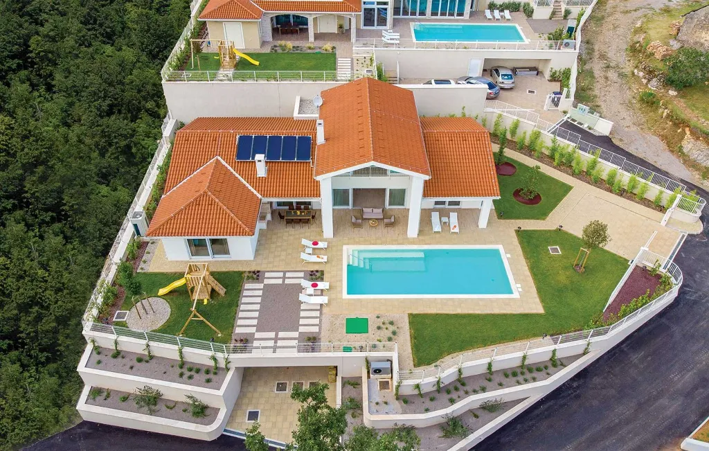 Veprinac Villa for 8 Guests with Sauna and Jacuzzi