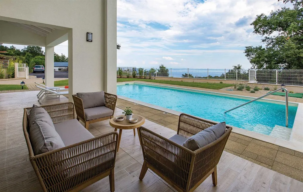 Veprinac Villa for 8 Guests with Sauna and Jacuzzi