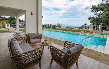 Veprinac Villa for 8 Guests with Sauna and Jacuzzi