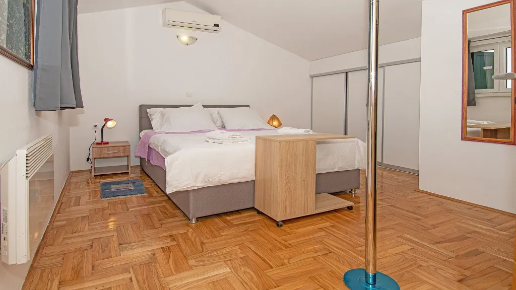 Villa in Vodnjan with Indoor Pool and Sea-View Terrace