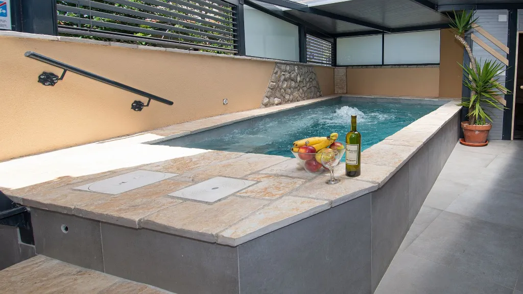 Villa in Vodnjan with Indoor Pool and Sea-View Terrace