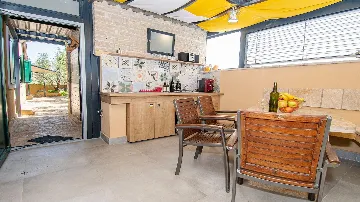 Villa in Vodnjan with Indoor Pool and Sea-View Terrace