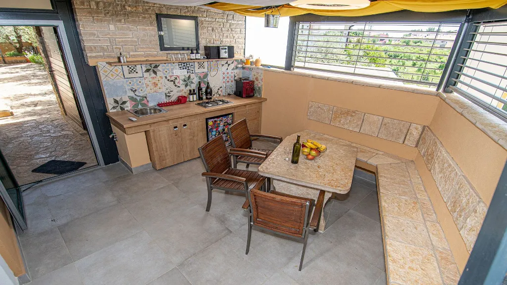 Villa in Vodnjan with Indoor Pool and Sea-View Terrace