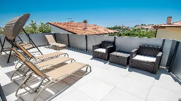 Villa in Vodnjan with Indoor Pool and Sea-View Terrace