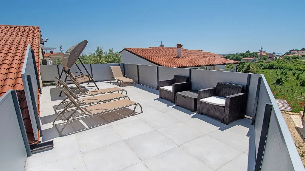 Villa in Vodnjan with Indoor Pool and Sea-View Terrace