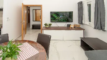 Villa in Vodnjan with Indoor Pool and Sea-View Terrace