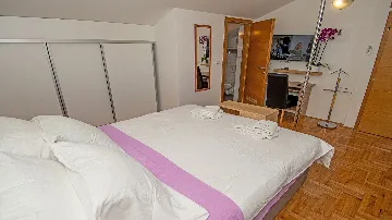 Villa in Vodnjan with Indoor Pool and Sea-View Terrace