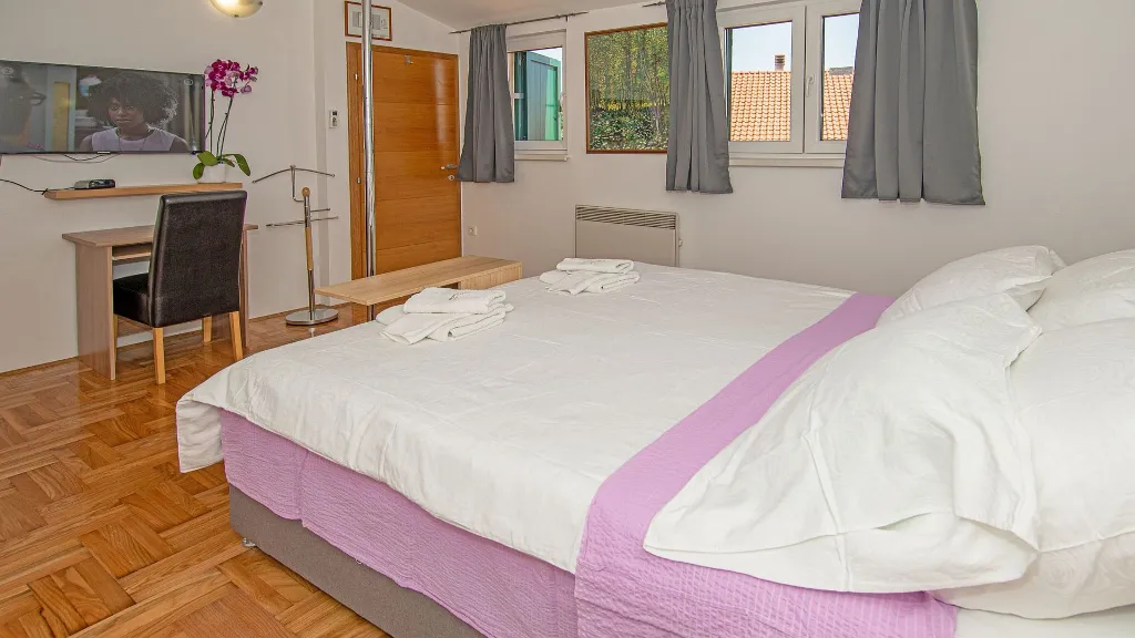 Villa in Vodnjan with Indoor Pool and Sea-View Terrace
