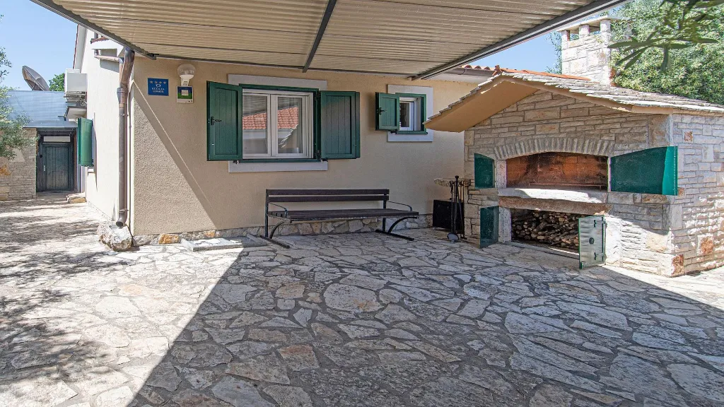 Villa in Vodnjan with Indoor Pool and Sea-View Terrace