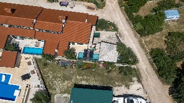 Villa with Outdoor Pool and Jacuzzi in Vodnjan