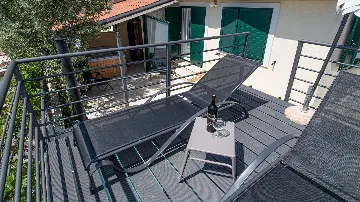 Villa with Outdoor Pool and Jacuzzi in Vodnjan