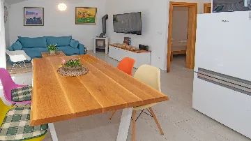 Villa with Outdoor Pool and Jacuzzi in Vodnjan