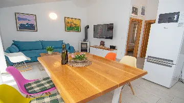 Villa with Outdoor Pool and Jacuzzi in Vodnjan