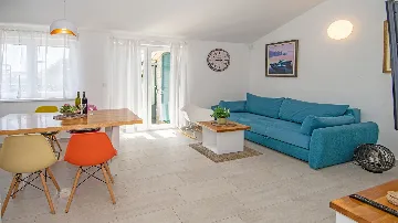 Villa with Outdoor Pool and Jacuzzi in Vodnjan