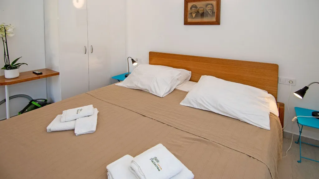 Villa with Outdoor Pool and Jacuzzi in Vodnjan