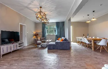 Villa with Pool and Sauna in Veprinac