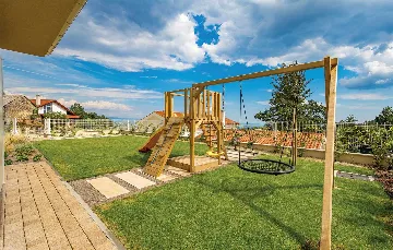 Villa with Pool and Sauna in Veprinac