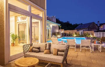 Villa with Pool and Sauna in Veprinac