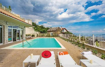 Villa with Pool and Sauna in Veprinac