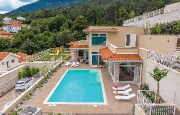 Villa with Pool and Sauna in Veprinac