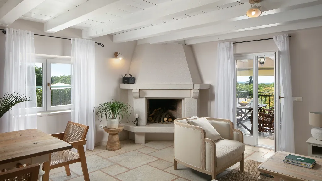 Villa in Kanfanar with 6 Bedrooms for 12 Guests