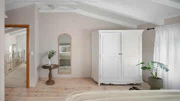 Villa in Kanfanar with 6 Bedrooms for 12 Guests