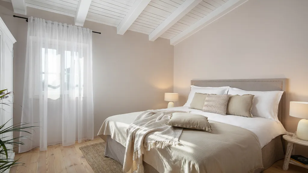 Villa in Kanfanar with 6 Bedrooms for 12 Guests