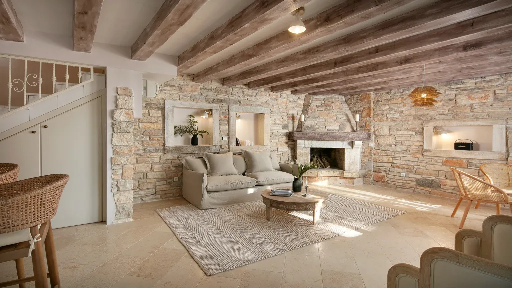 Villa in Kanfanar with 6 Bedrooms for 12 Guests