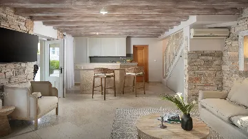 Villa in Kanfanar with 6 Bedrooms for 12 Guests