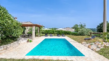 3-Bedroom Villa in Tinjan for 6 Guests