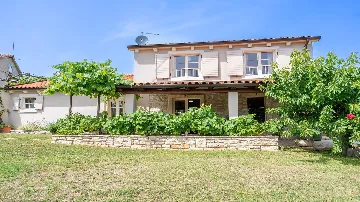 3-Bedroom Villa in Tinjan for 6 Guests