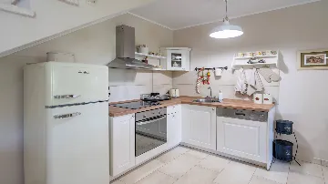 3-Bedroom Villa in Tinjan for 6 Guests