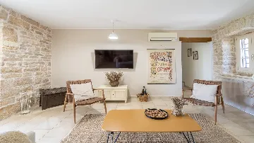 3-Bedroom Villa in Tinjan for 6 Guests